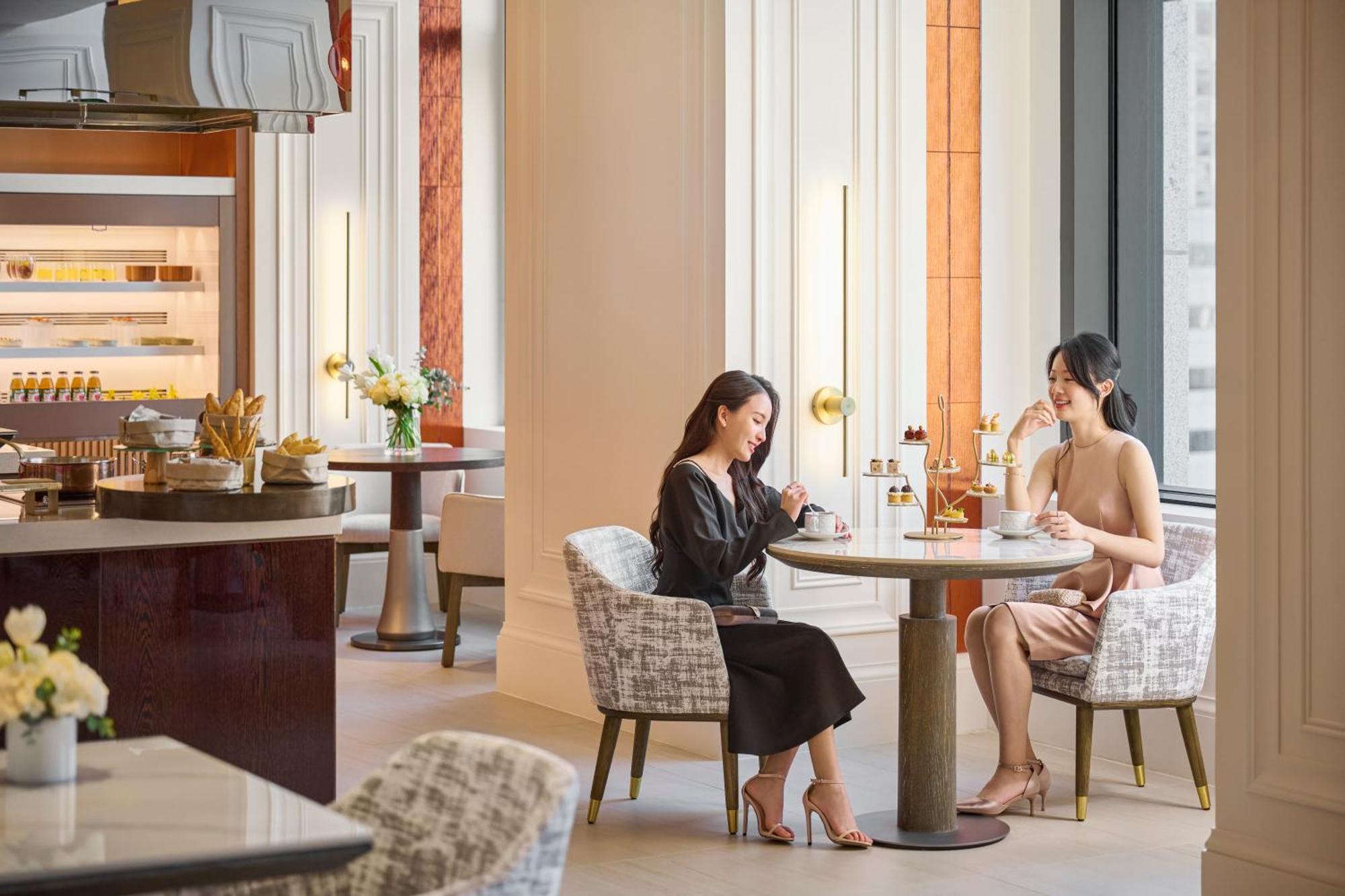 Intercontinental Kaohsiung By Ihg Hotel Екстериор снимка The Lounge at the Westin Hong Kong